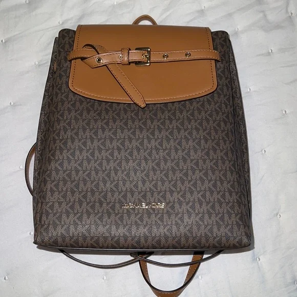 NWOT Michael Kors Emilia backpack s-l1200.jpg main image 3
